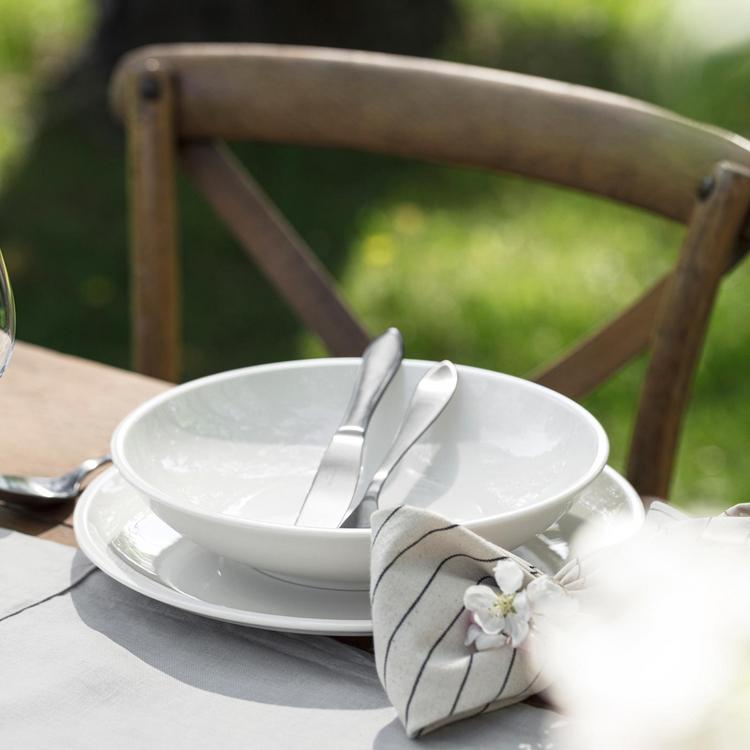 Villeroy & Boch, Artesano Original 16-Piece Dinnerware Set