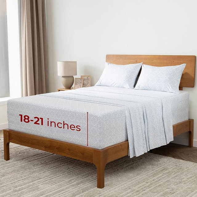 Mellanni Extra Deep Pocket King Size Sheets - 4 Piece Iconic Collection Bedding Sheets & Pillowcases - Hotel Luxury, Ultra Soft, Cooling Bed Sheets - Extra Deep Pocket up to 21" (King, Laced Sky Blue)