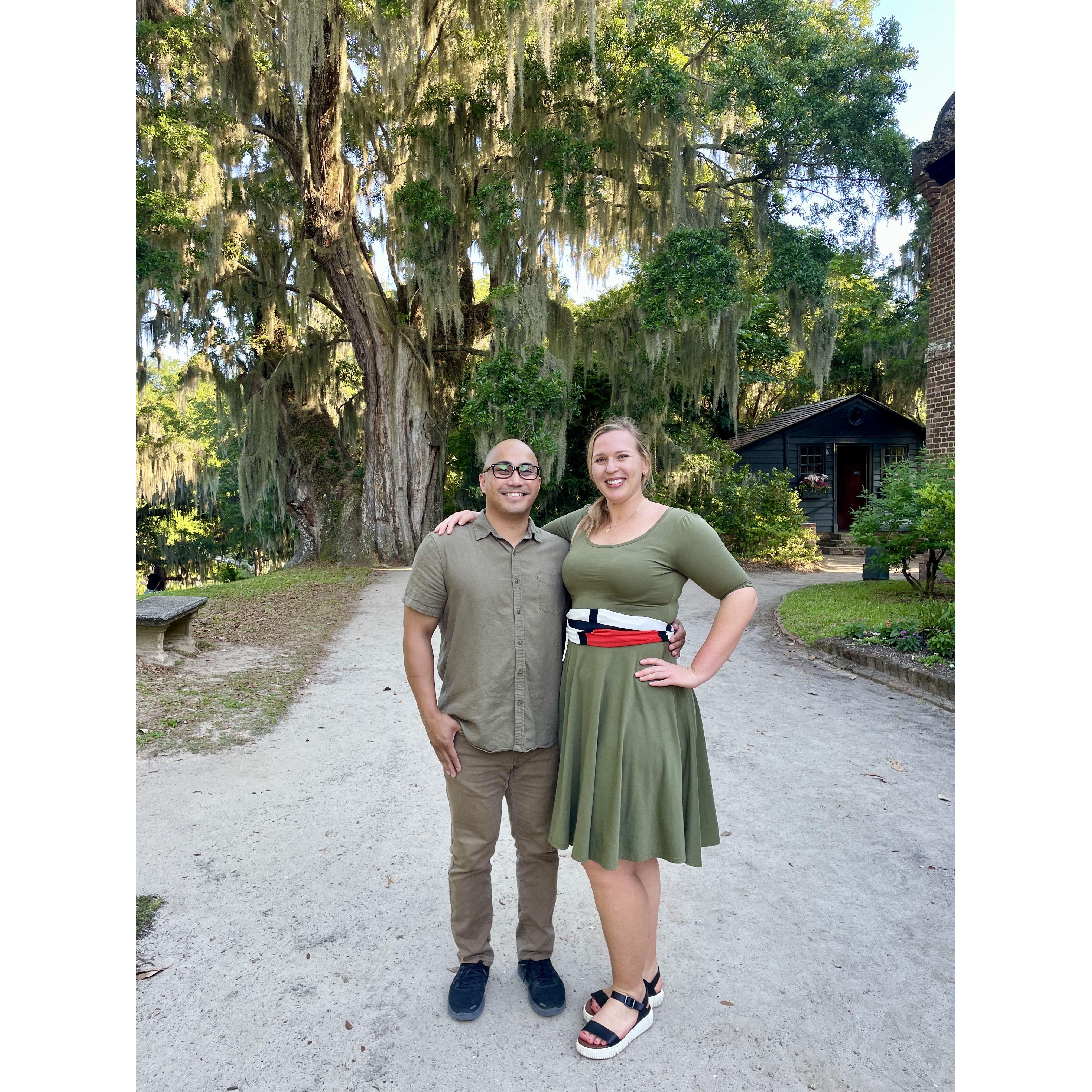 Magnolia Plantation sip n' stroll