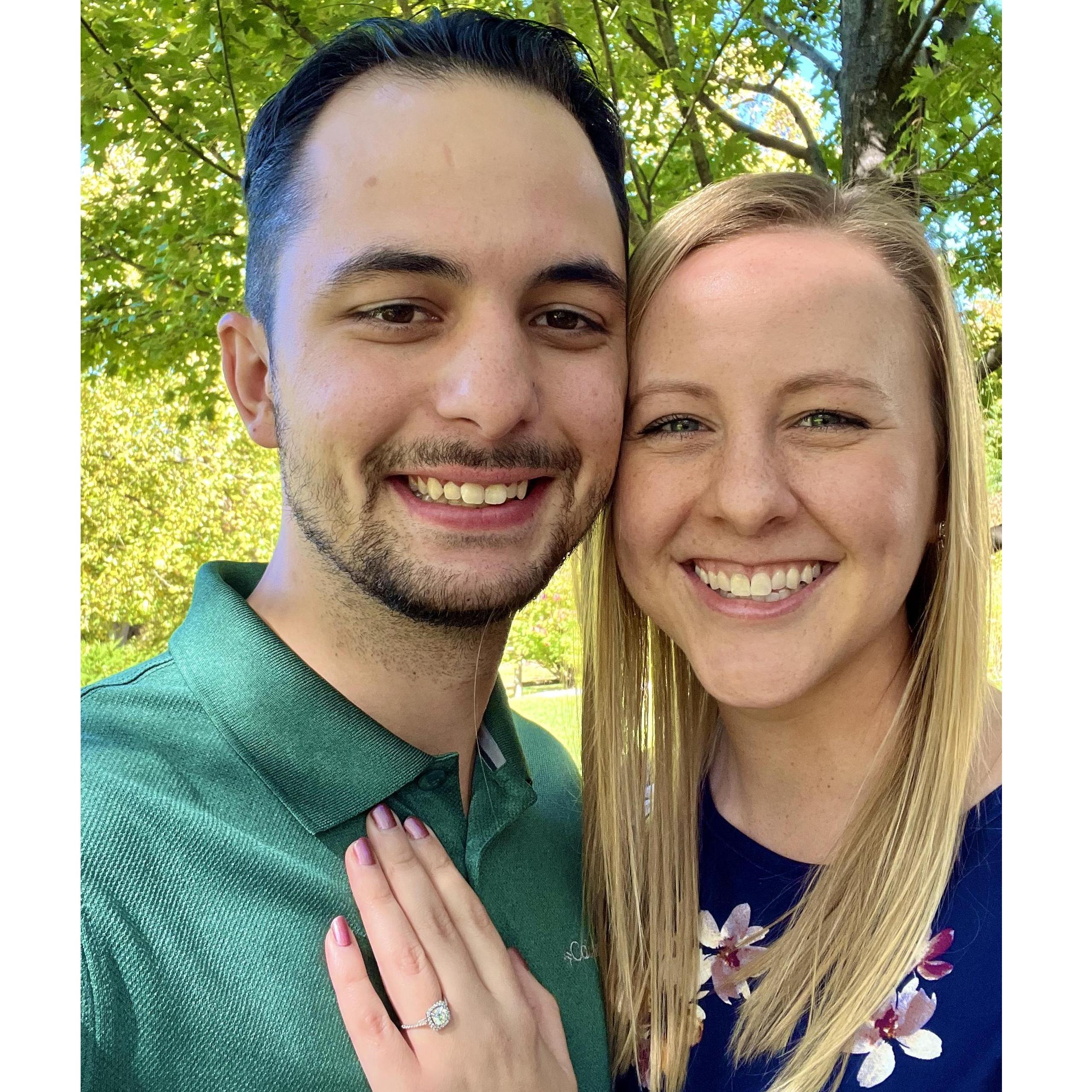 We're engaged!!