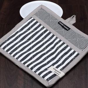 AMOUR INFINI Pot Holders Heat Resistant Cotton Set of 3 Nonslip 8"x8" Inch Hot Pads for Kitchen, BBQ, Baking & Cooking with Hanging Loops (Stripe Charcoal)