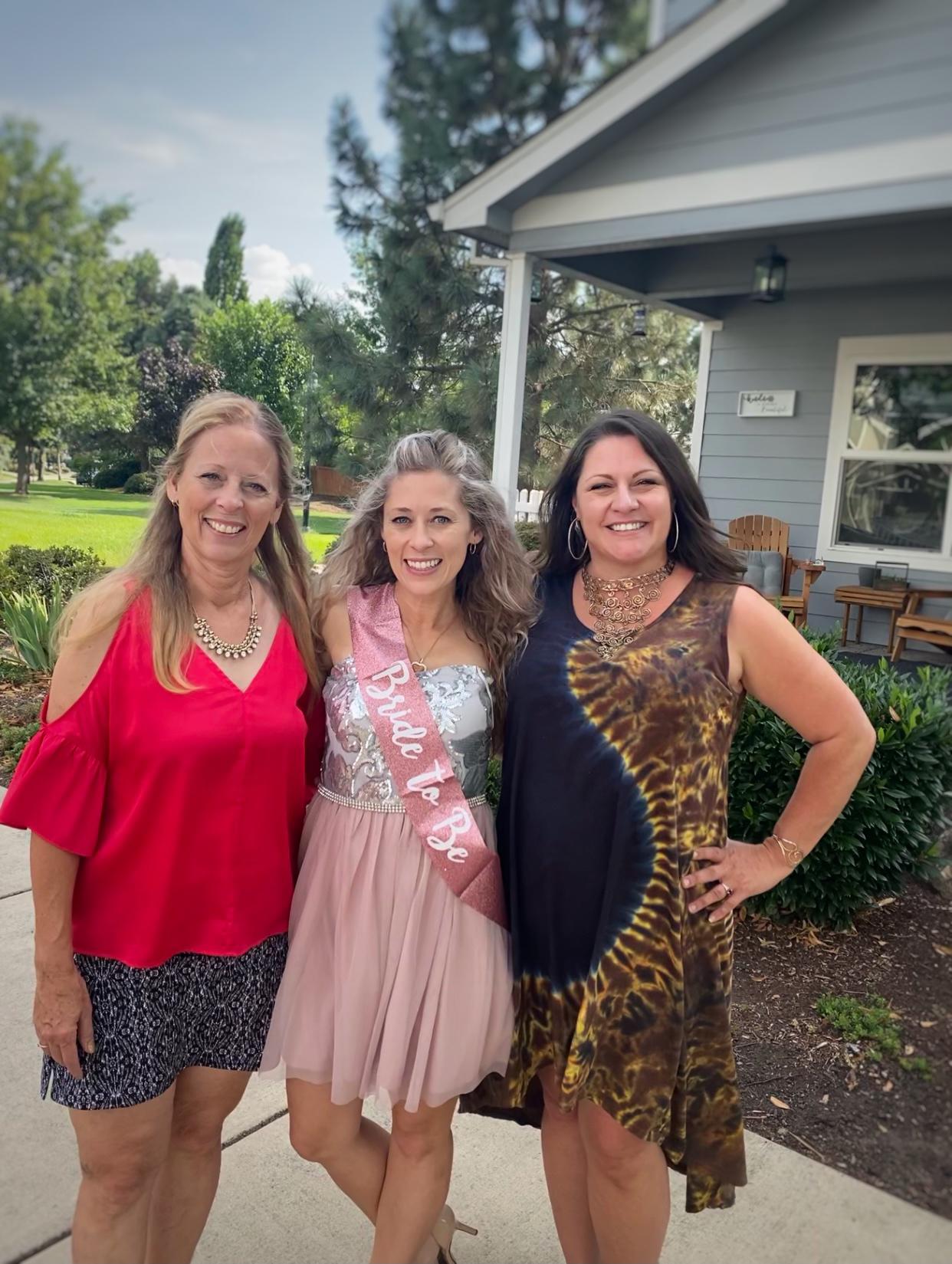 Penny, Tanna’s mom and Rachel her future mother-in-law…. She surrounded by stunning beauty and wonder woman strength.
