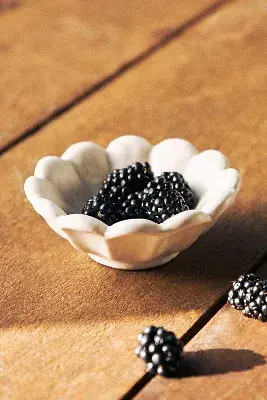 Small Ruffle Nesting Nut Bowl