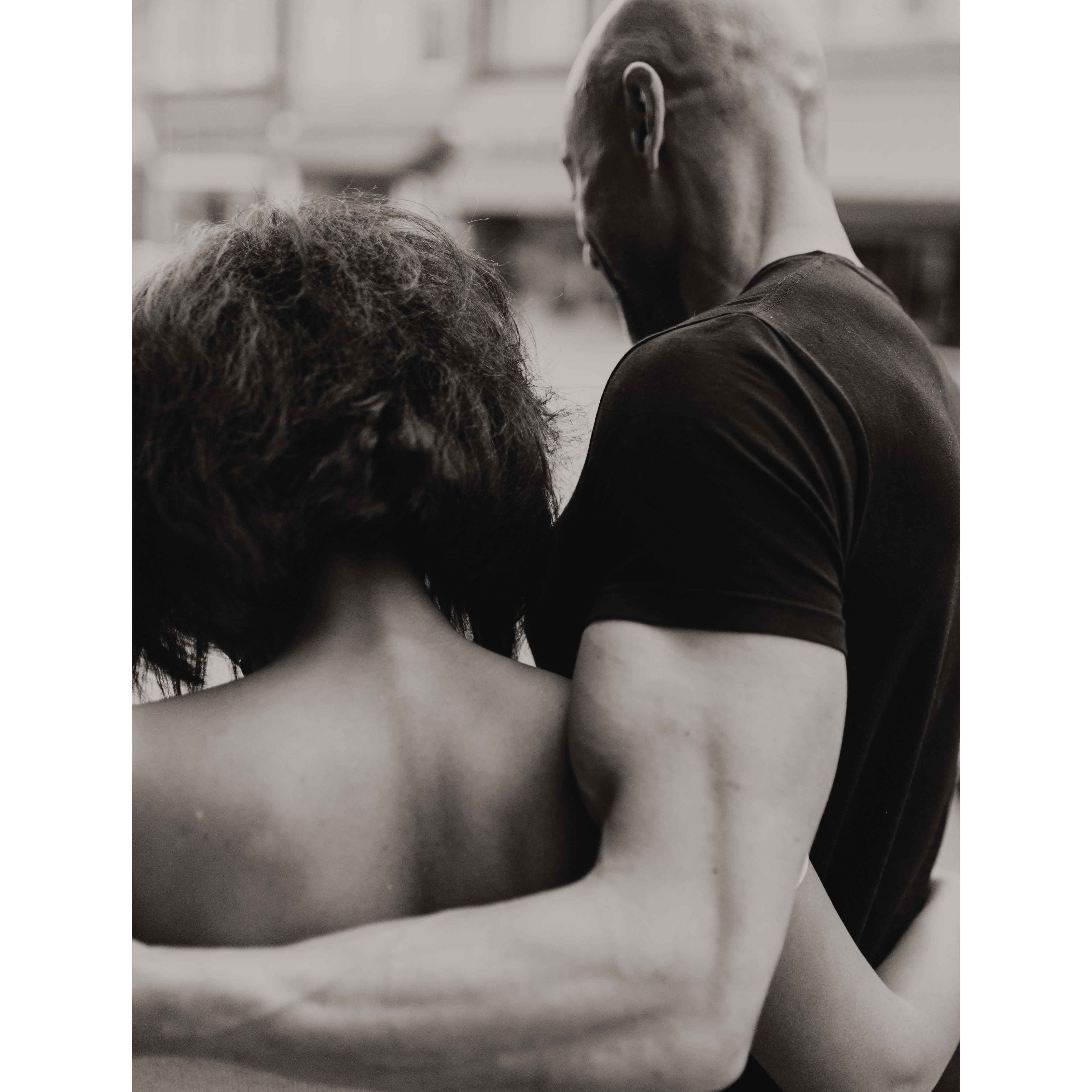 Hand in hand, arm in arm … #connected