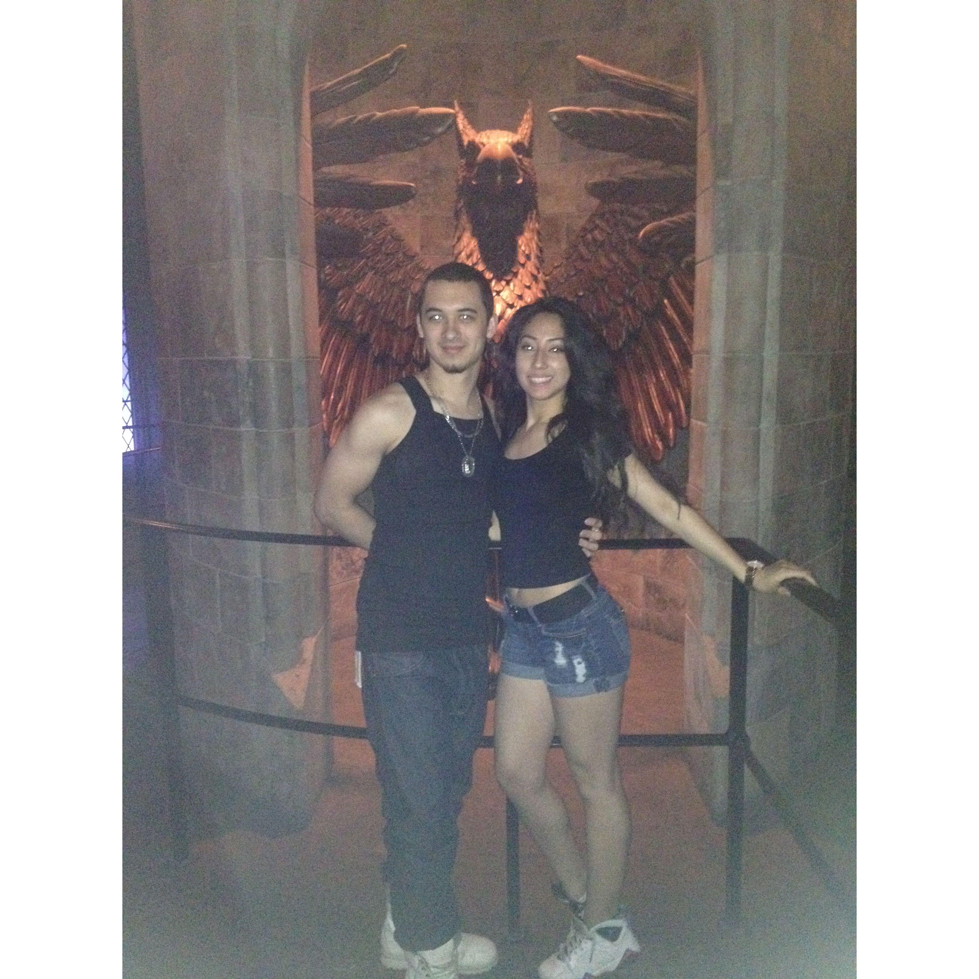 My parents took us to Universal Studios and Disney World for our gift for graduating high school!  ------ ¡Mis padres nos llevaron a Universal Studios y Disney World como regalo de graduación!