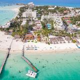 Isla Mujeres Full Experience: Catamaran Sail, Snorkel and Drinks