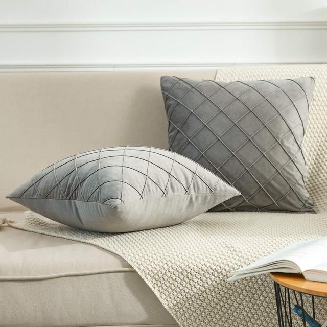 BEBEN Pack of 2 Velet Throw Pillows Sofa Decorative Throw Pillow Covers 18x18 Soft Solid Cushion Case for Bedroom Car Outdoors