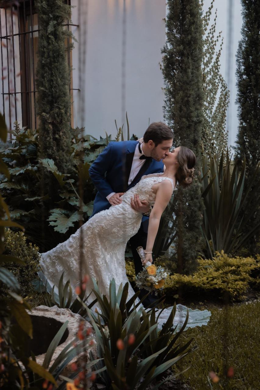 The Wedding Website of Victor Toledo and Ale De León