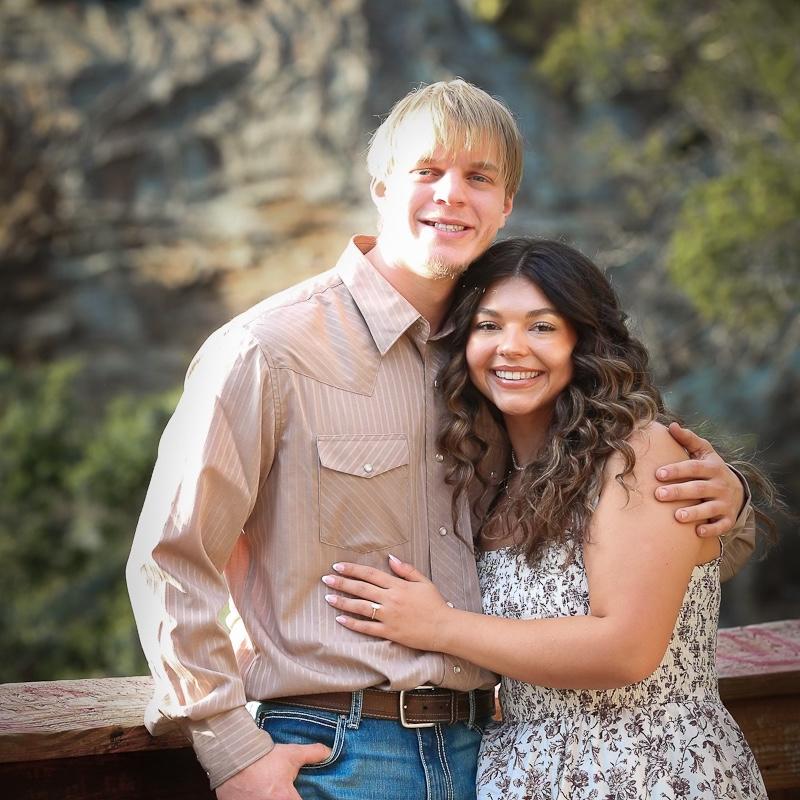 Engagement photos at Garden of the Gods by Jason Gualdoni ๐ธ
