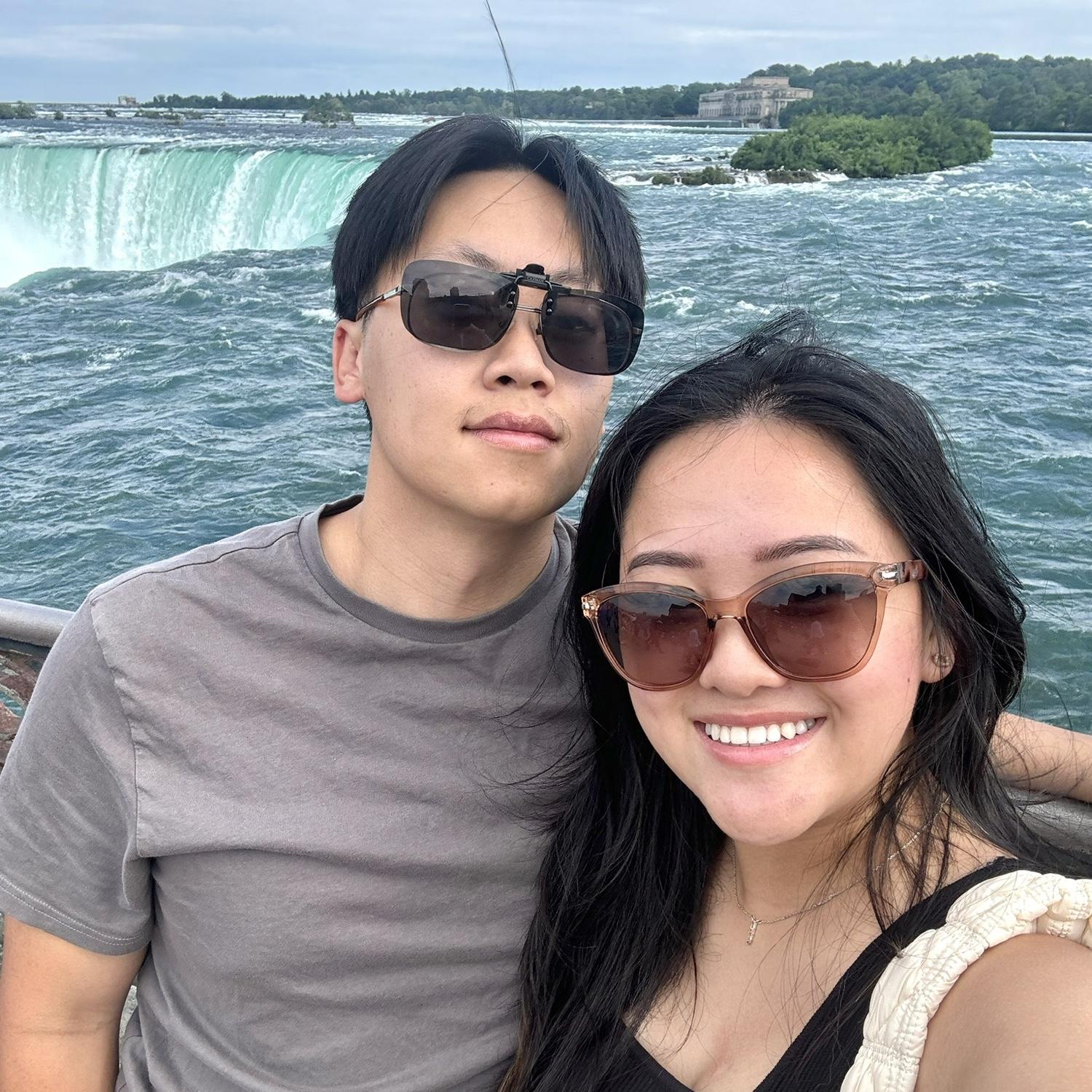 A week long trip in Canada to see the Niagara Falls!