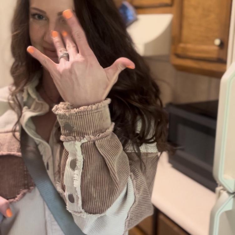 Showing off that ring 💍