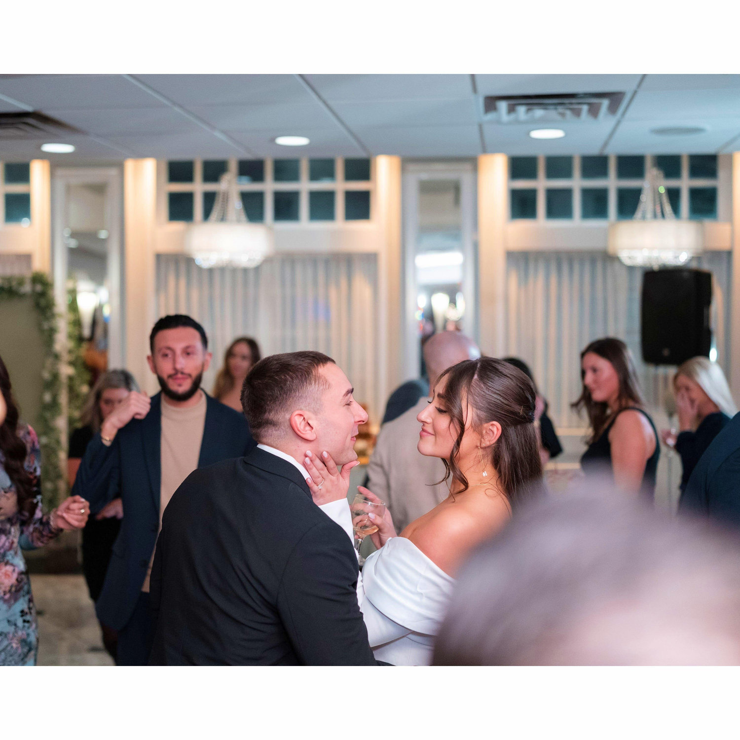 February 1, 2025
Engagement Party at LiGreci's Staaten
Dylan Zipf Photography (Instagram: Dylanzipf_Photography)