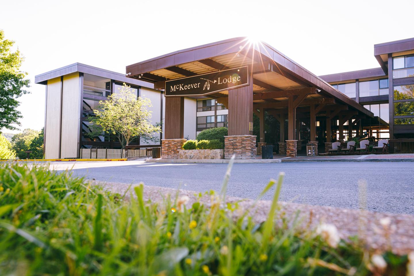 The Wedding Website of Hanna Taylor and Justin Snyder