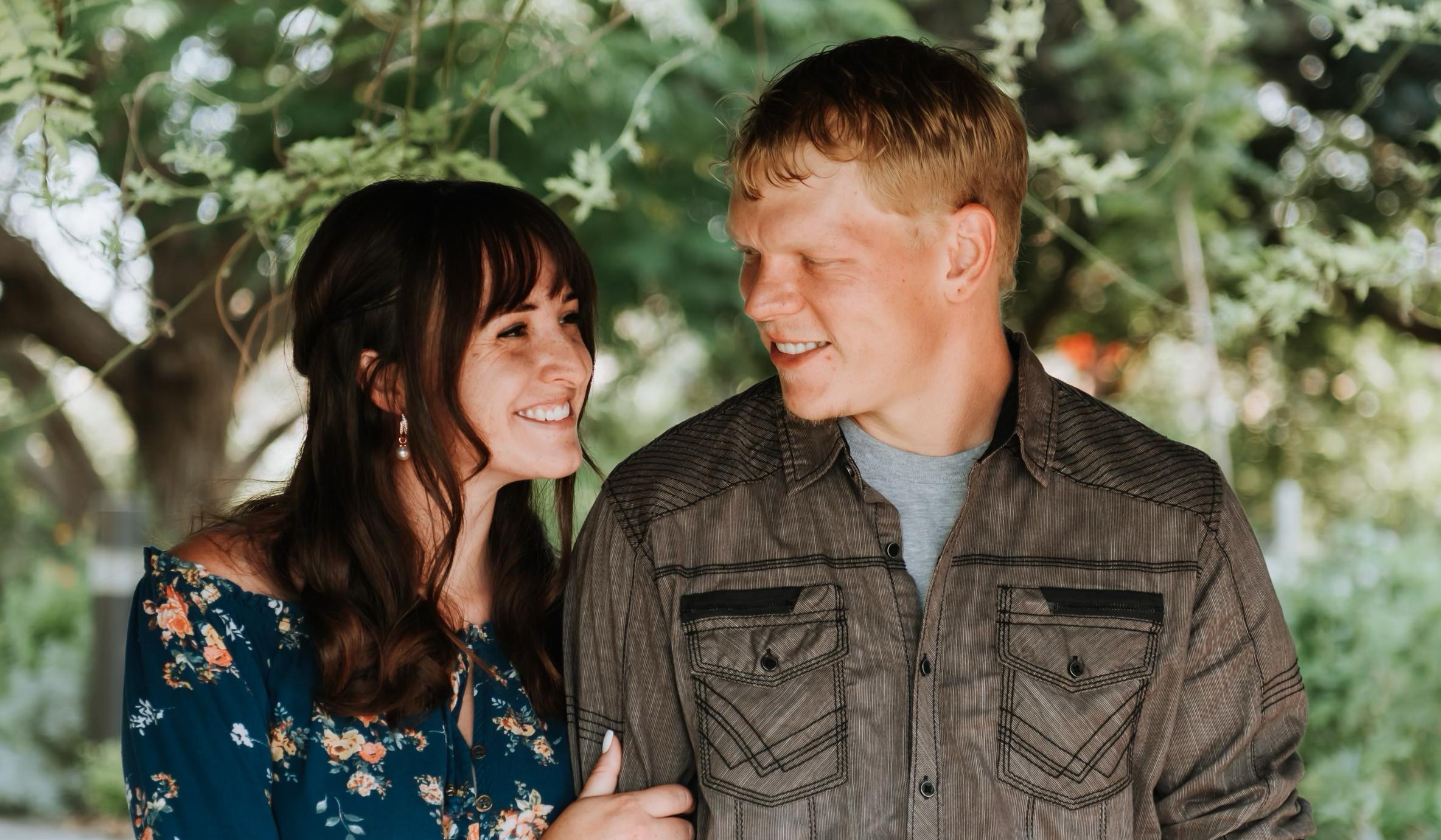 The Wedding Website of Lindsey Robinson and Zane Loveless
