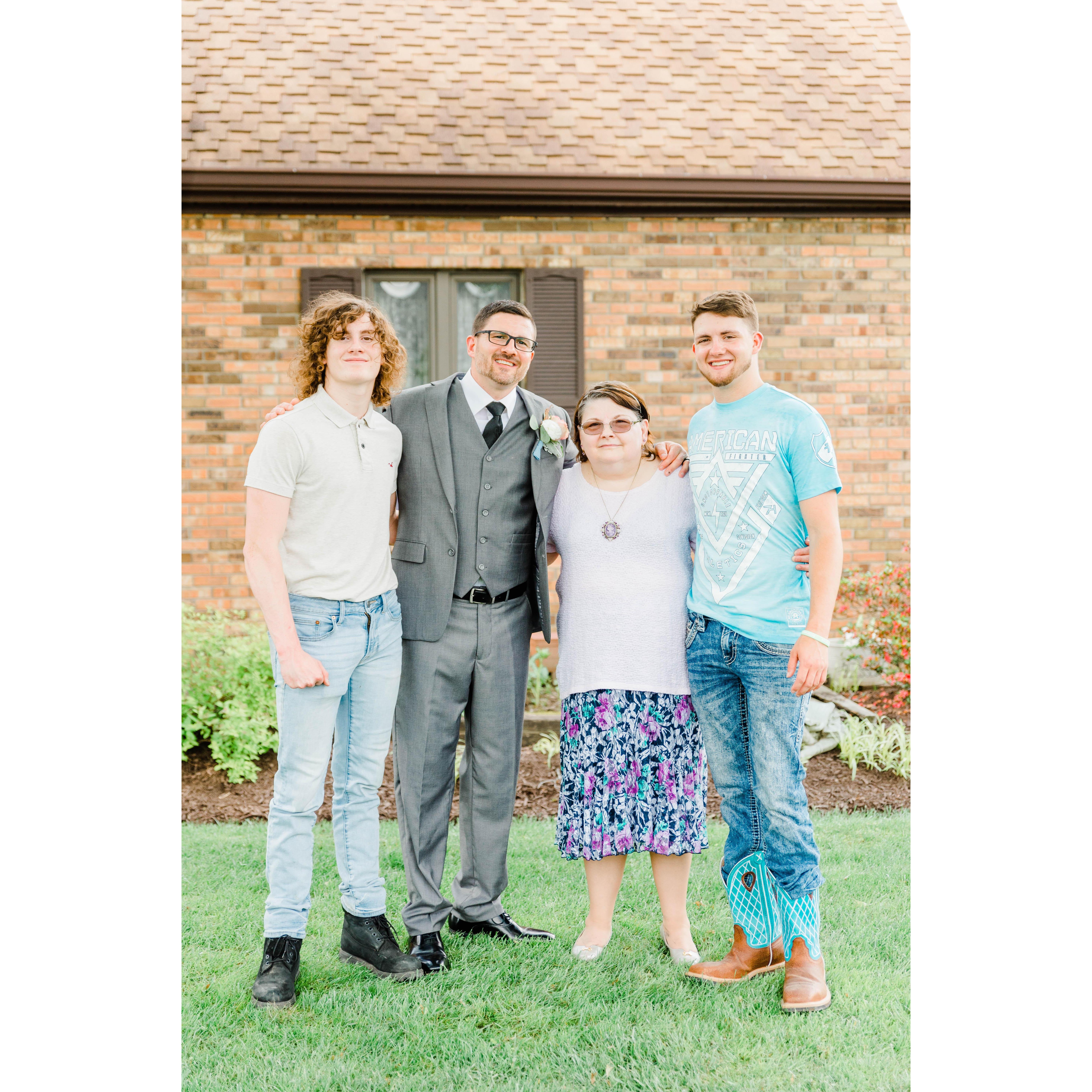 Rhiyder, Greg, Billie & Zak.
Missing Harley & Colton