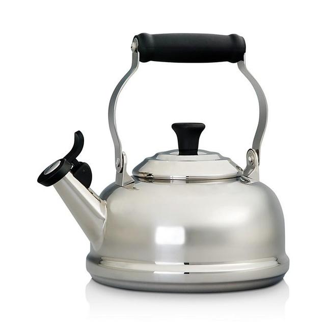 Le Creuset - 1.7 Qt. Whistling Kettle