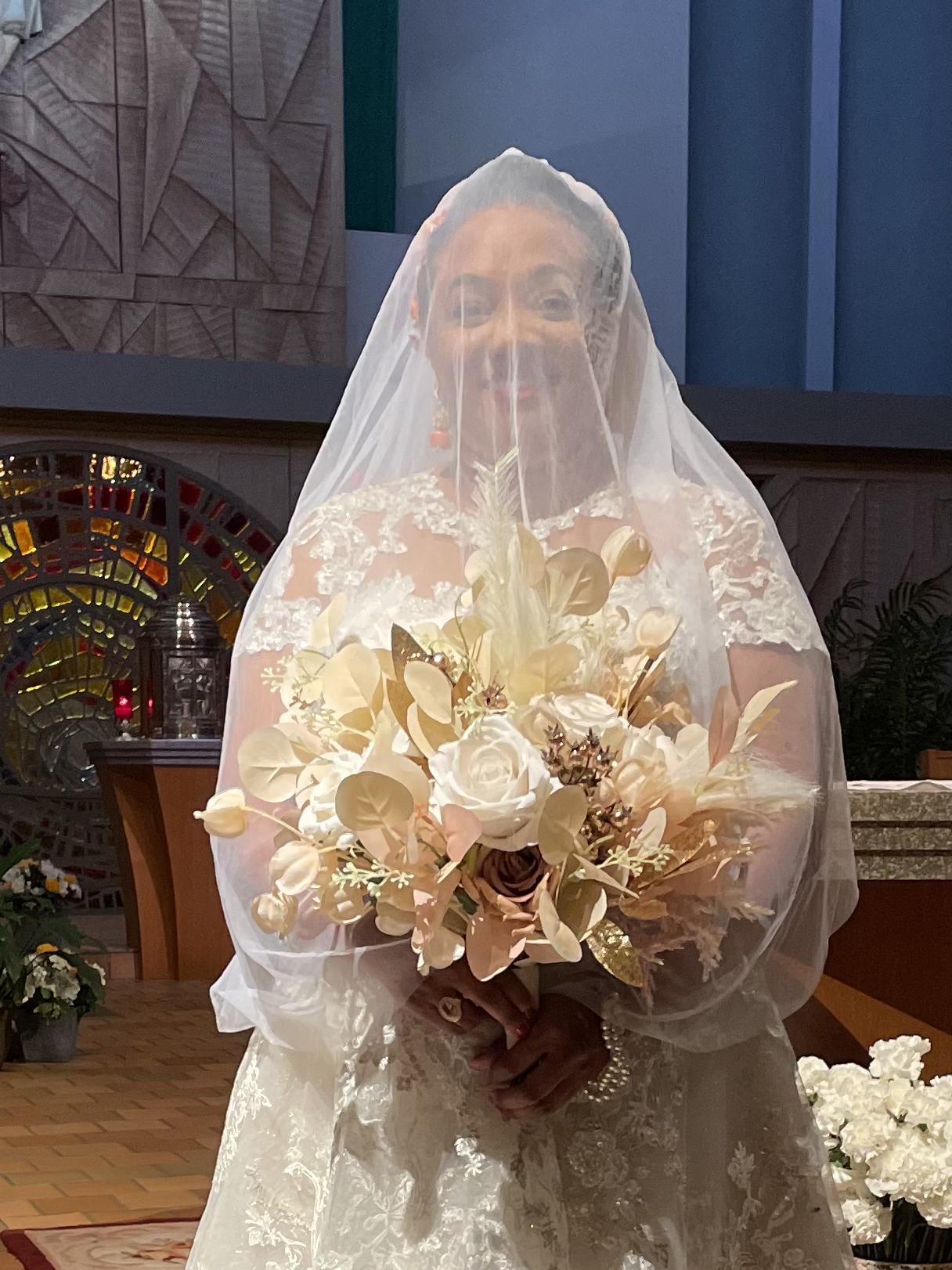 John said when he saw me all the way at the end of the aisle in our evening ceremony, I looked like an apparition of Blessed Virgin Mary 🤣