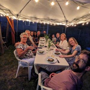 Backyard Patio Furniture for More Outdoor Dinners