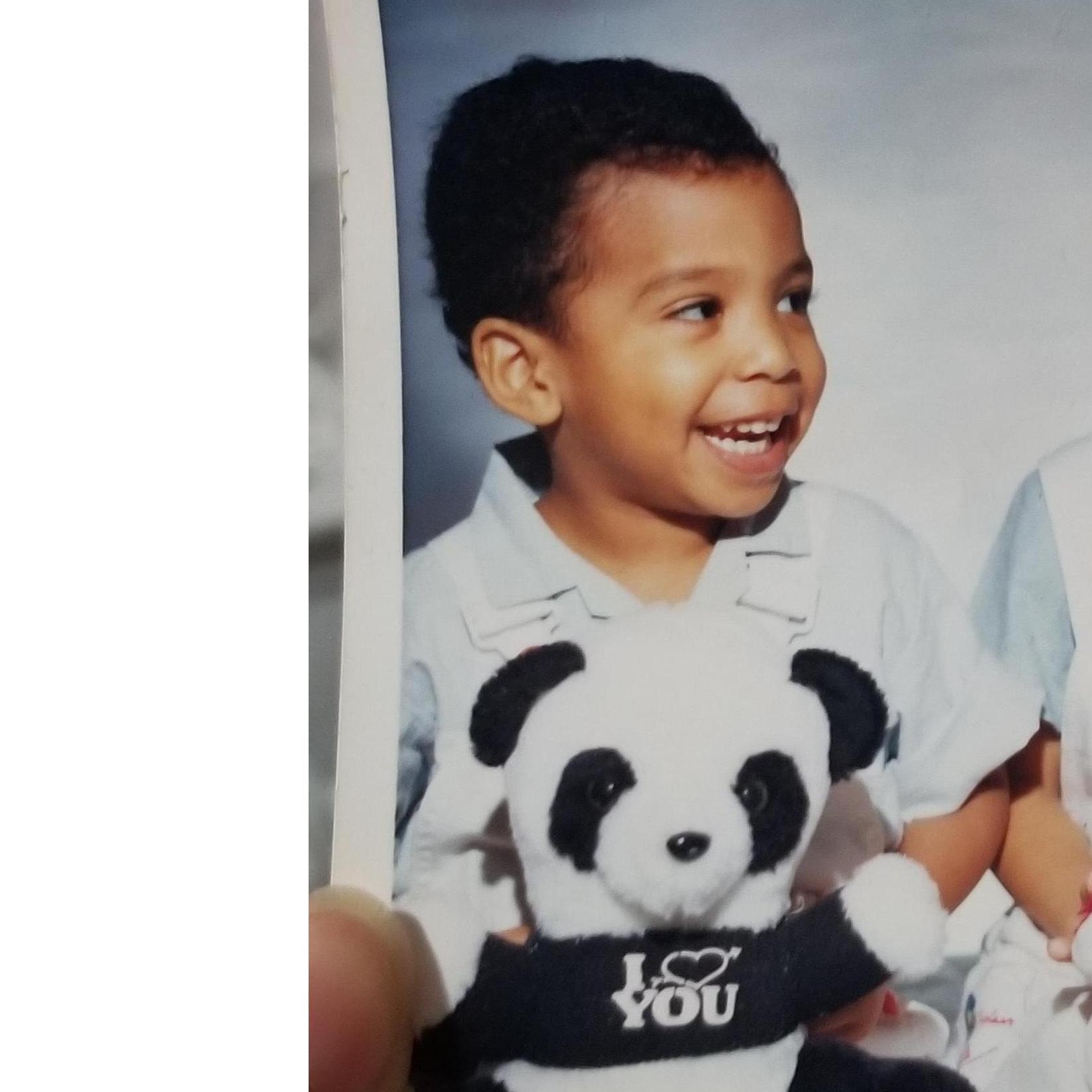 Who doesn't love a baby pic? And look at that sweet angelic smile! I guess things do change...Baby Anthony