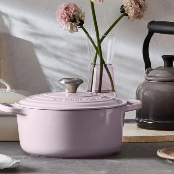 Signature Round Dutch Oven- 7.25 quart Shallot