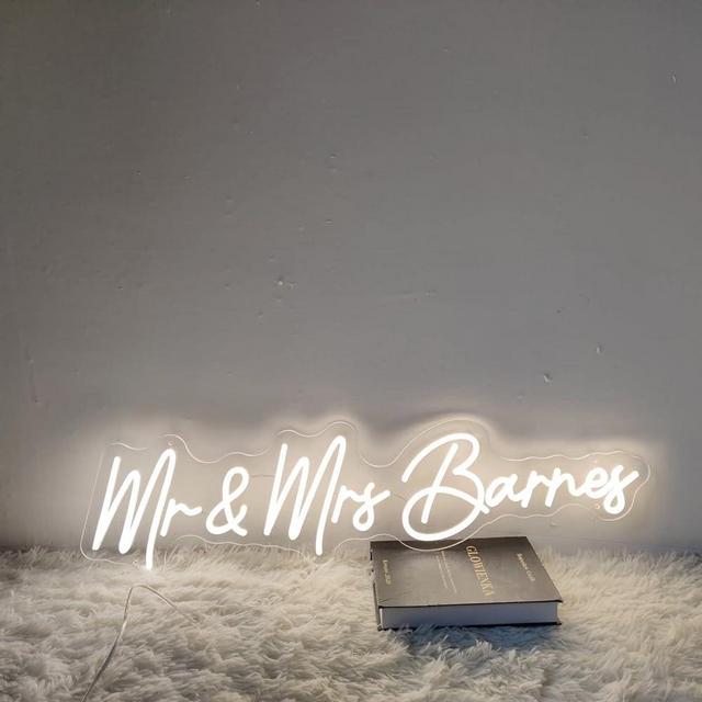INSNEnN Mr&Mrs Barres Neon Sign, Large Mr and Mrs Led Sign for Wedding, Party Decoration Head Table Wedding Light Up Letter, Just Married Neon Sign Wedding Anniversary Party Valentine's Day Decor, 30*7.6 inches
