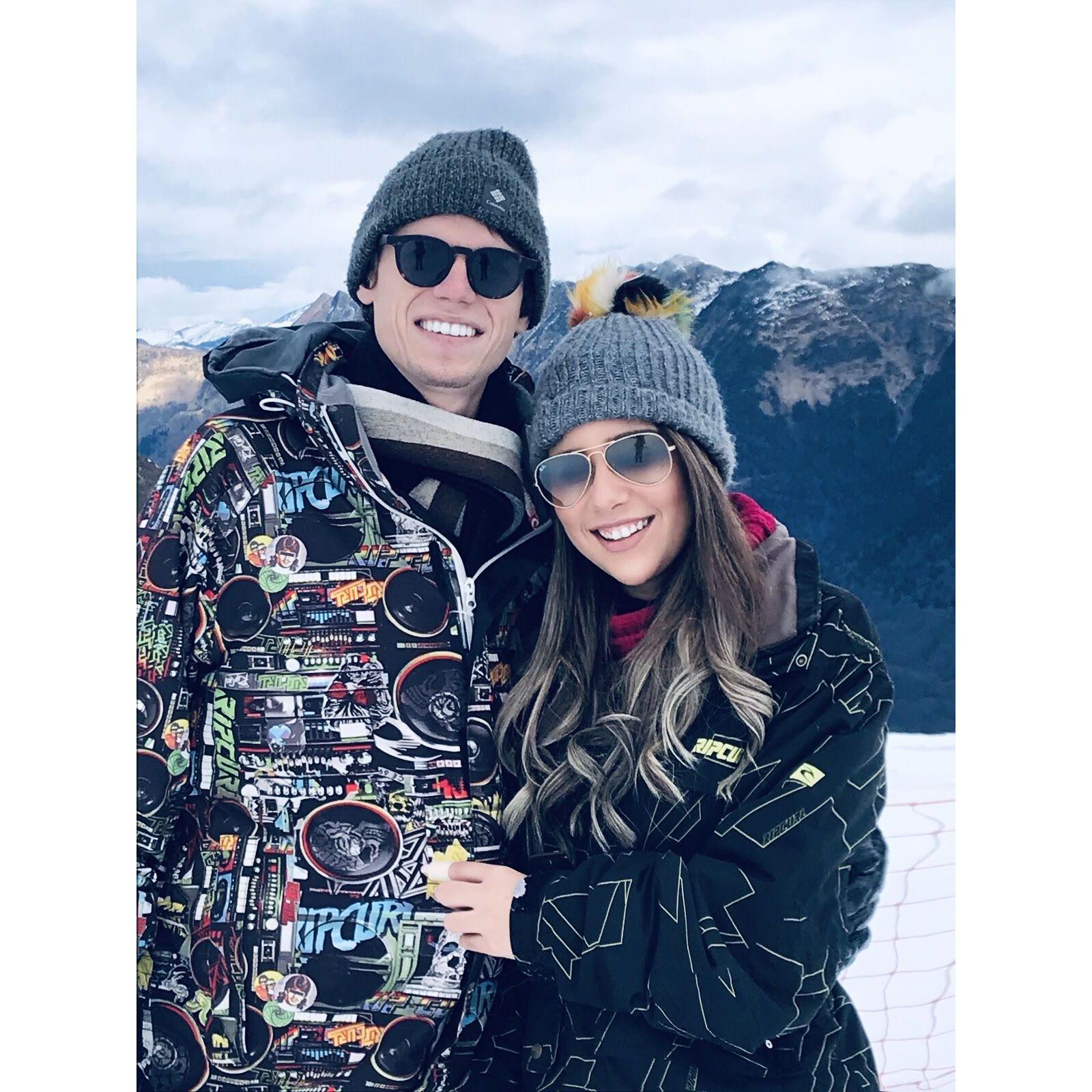 Reunited after almost 1 year of long distance relationship !