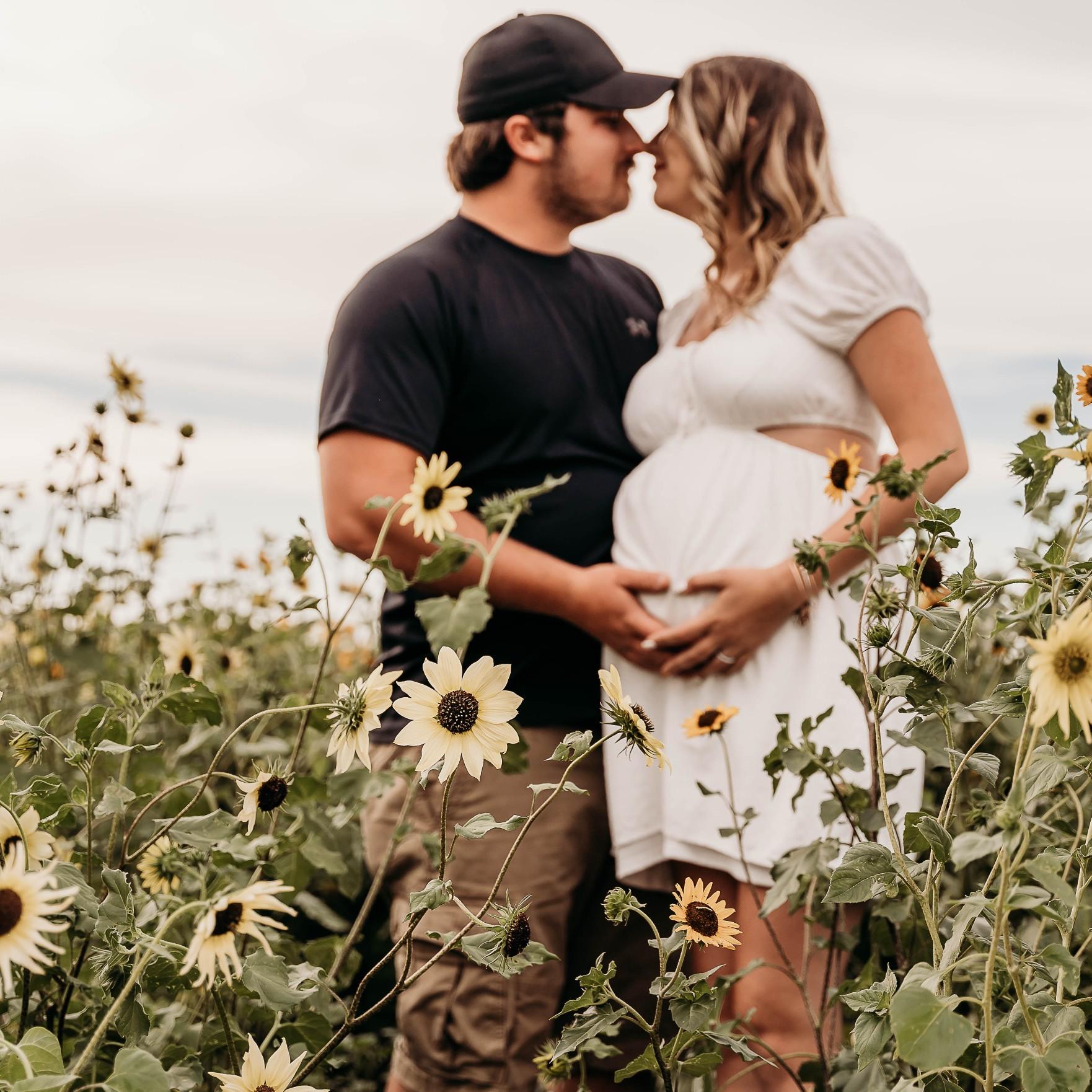 maternity photos for Berkleigh 2022