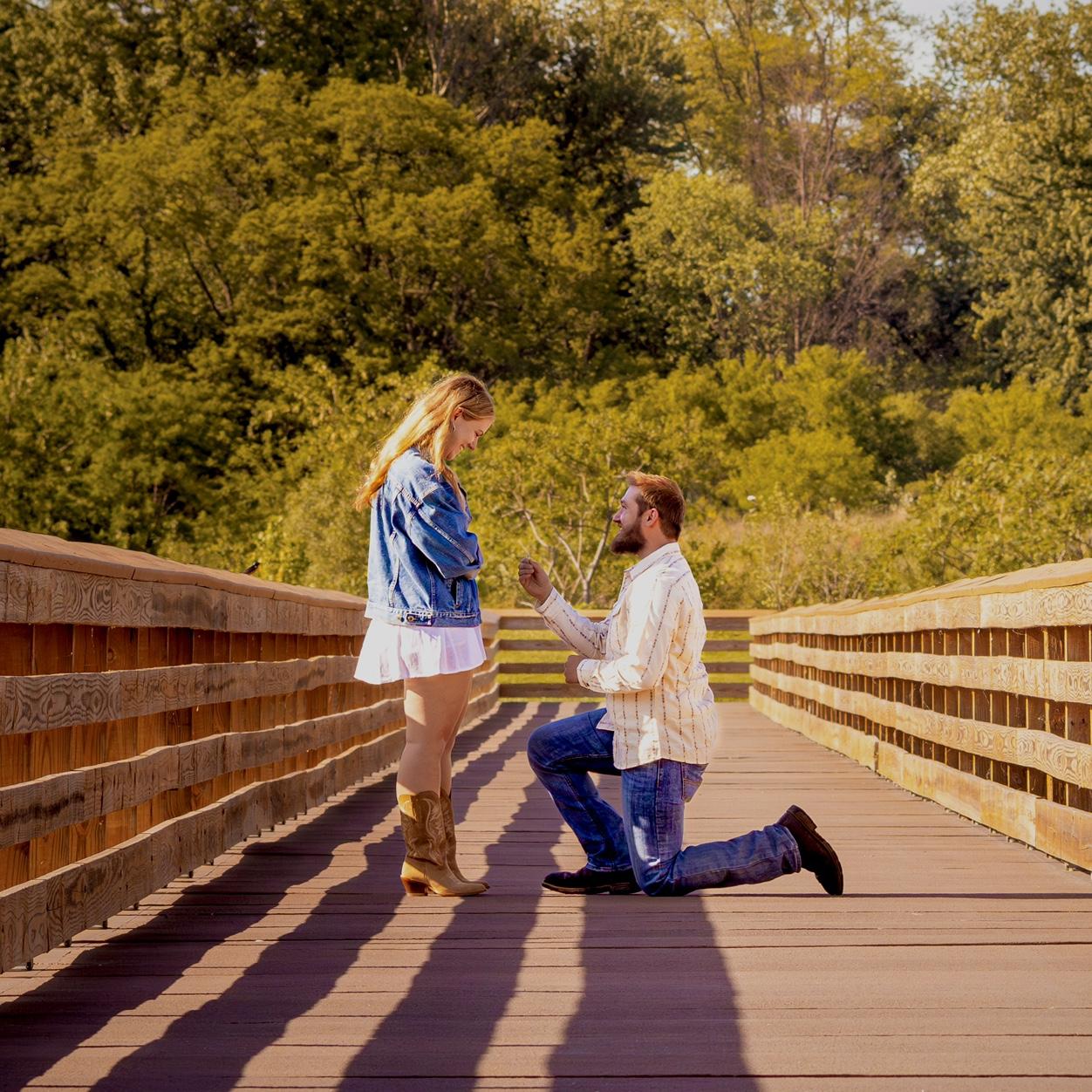We’re getting married!! 💍