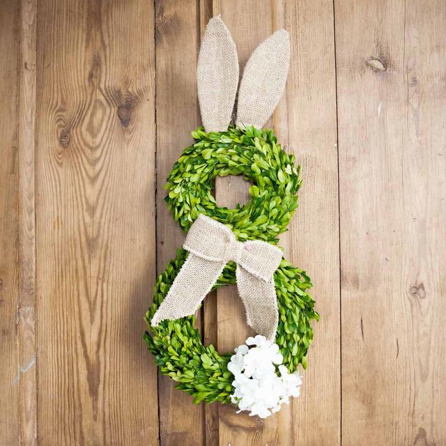 Preserved Boxwood Cottontail Bunny Décor