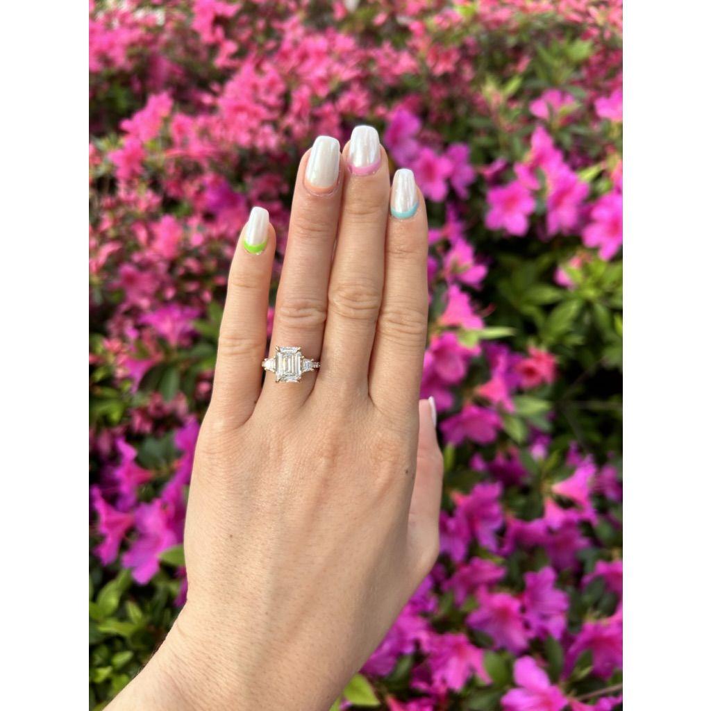 A moment for the nails and ring!