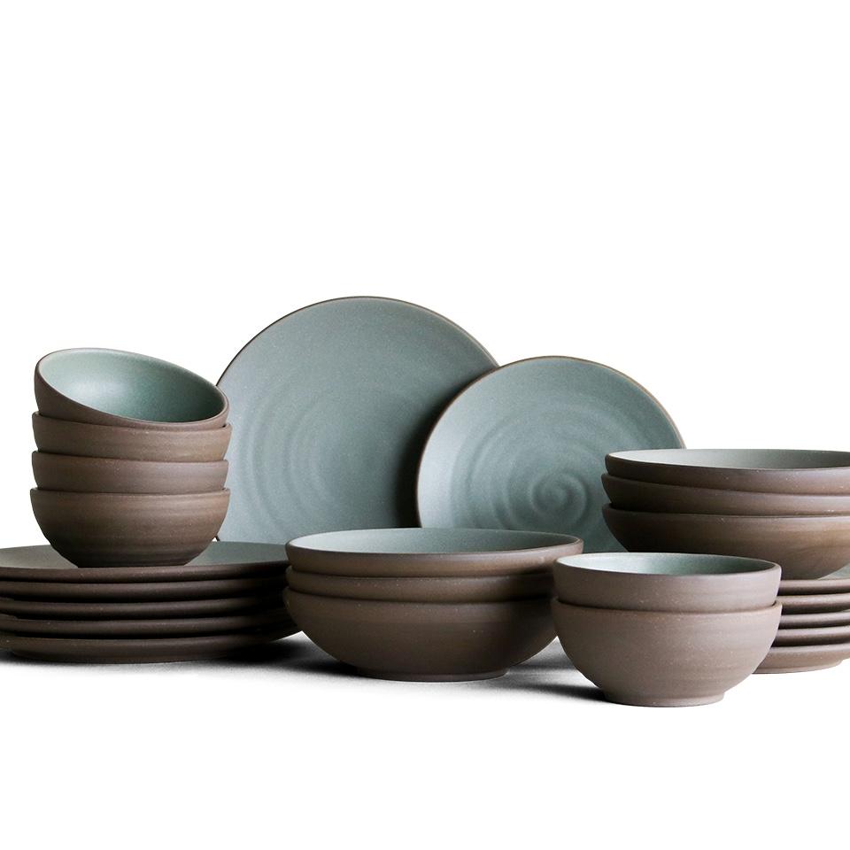 The Coupe Place Setting Bundle - Dark Brown / Moss