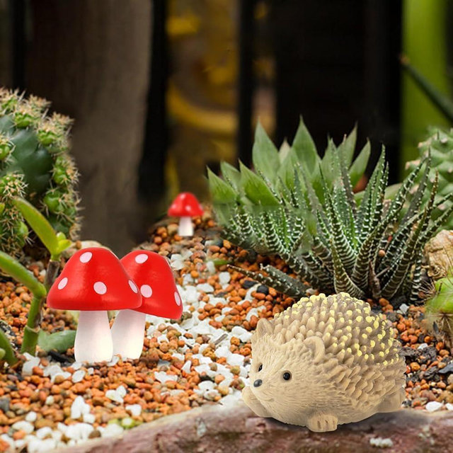 CooBigo 6 Pack Resin Hedgehogs & Wood Mushroom Sculpture, Fairy Wild Garden Supplies, Figurines for Fairy Garden Wild Landscape Pots Handmade DIY Decor Accessories