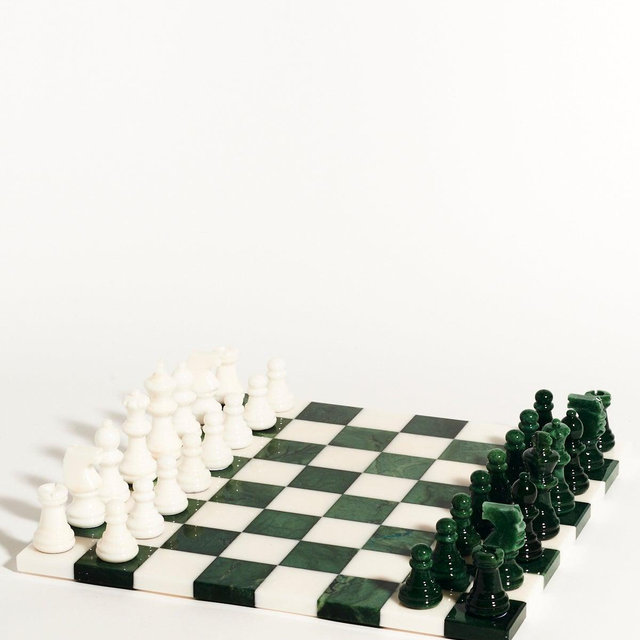 Italian Forest Green/White Large Alabaster Chess Set