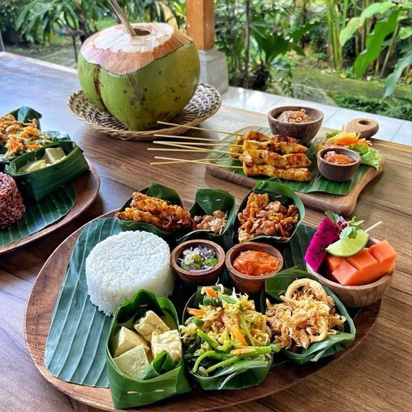 Dining & Food