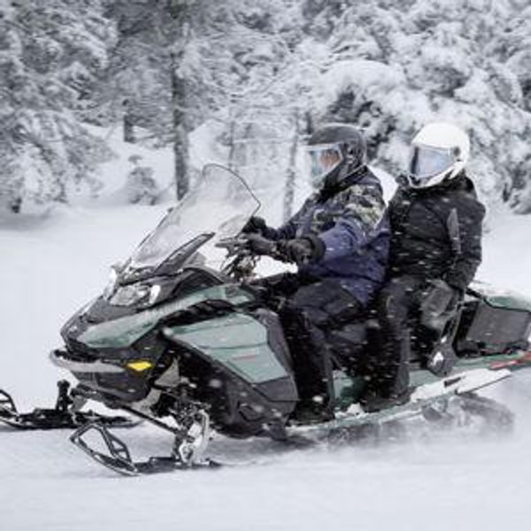 Snowblitz Snowmobile Rental