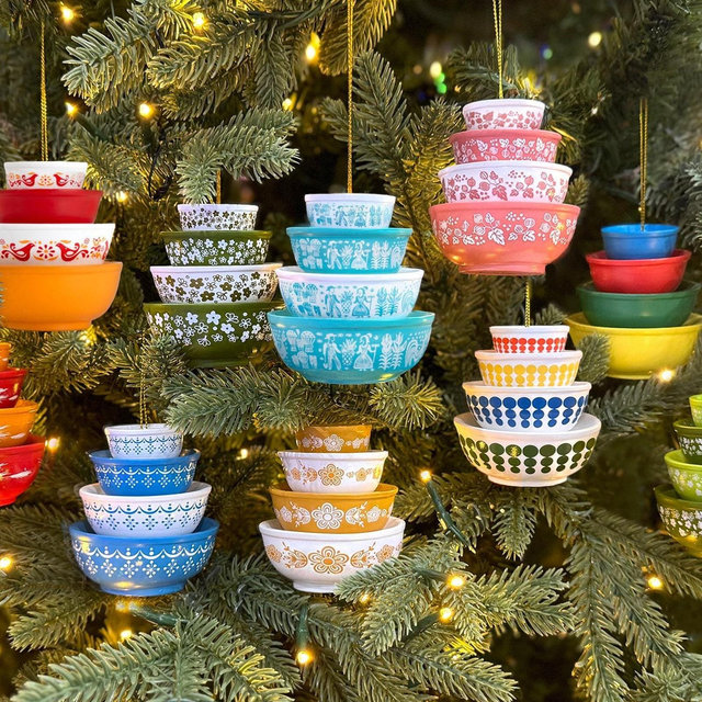 Pyrex-Inspired Miniature Bowl Stack Ornament: Retro Kitchen Christmas Decor