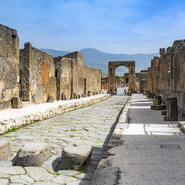Pompeii and Mount Vesuvius Tour