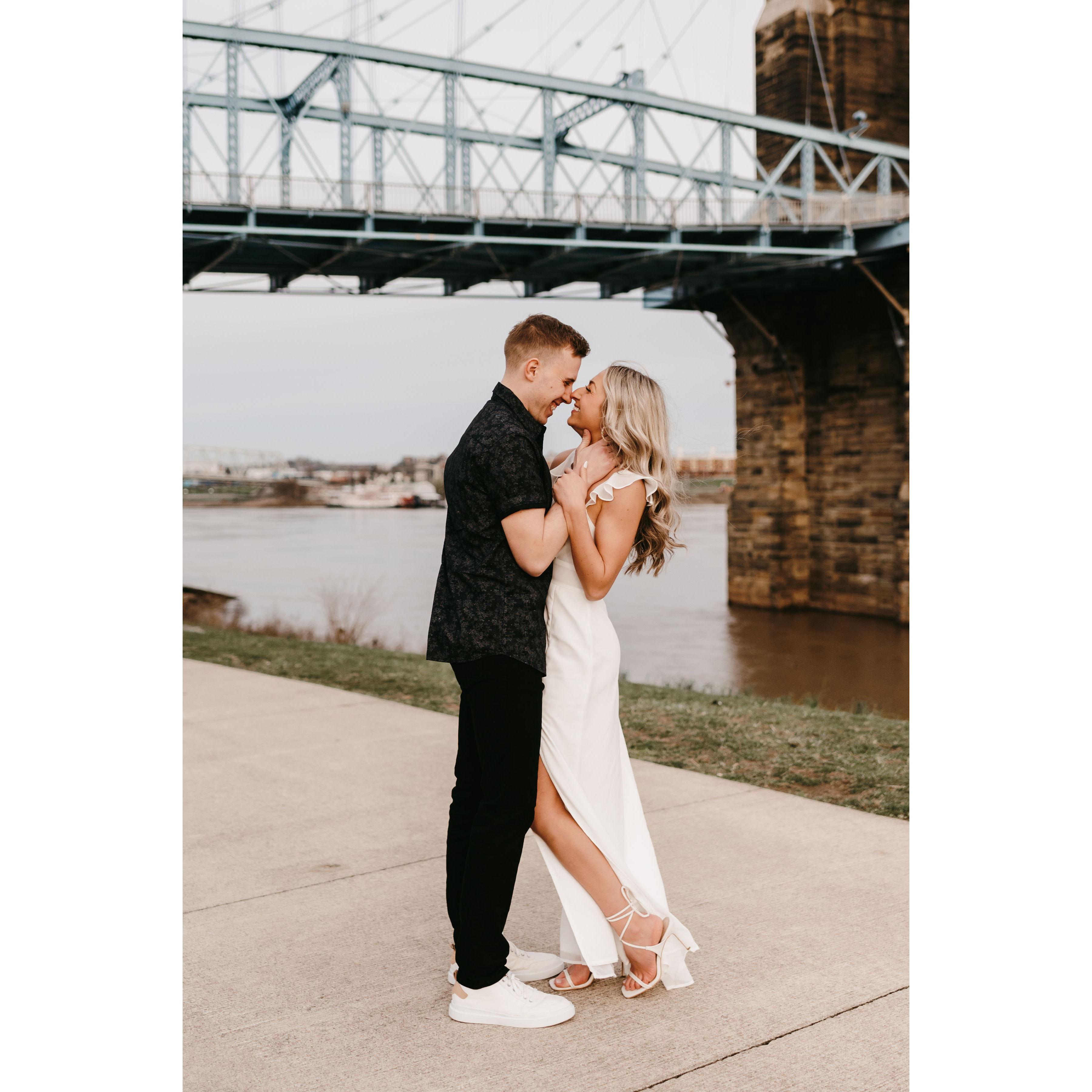 Engagement Photoshoot in downtown cincy