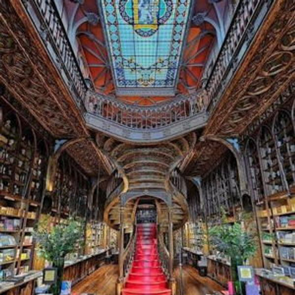 Visiting Livraria Lello