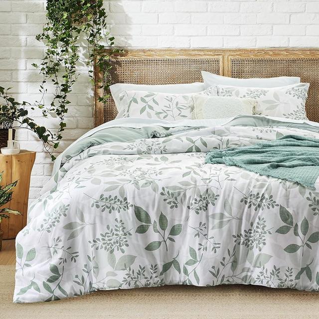 Bedsure King Comforter Set - White & Green Floral Comforter, 3-Piece Cute Botanical Bed Set, Fluffy Soft Summer Comforter, Includes 2 Pillow Shams