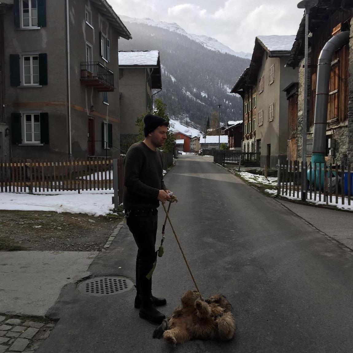 Raisin being a Gremlin, Switzerland