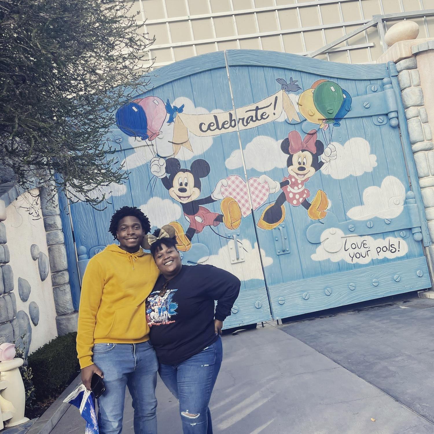 Disneyland 2021