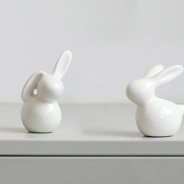 JAMEND CLXP Bunny Jewelry Ring Holder, Decorative Statue Glazed Ceramic White Rabbit Ring Display Stand, Adorable Animal Shape Engagement Rings and Wedding Ring Storage Organizer.