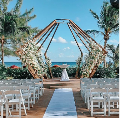 The Wedding Website of Alejandra Lopez and Manny Garcia