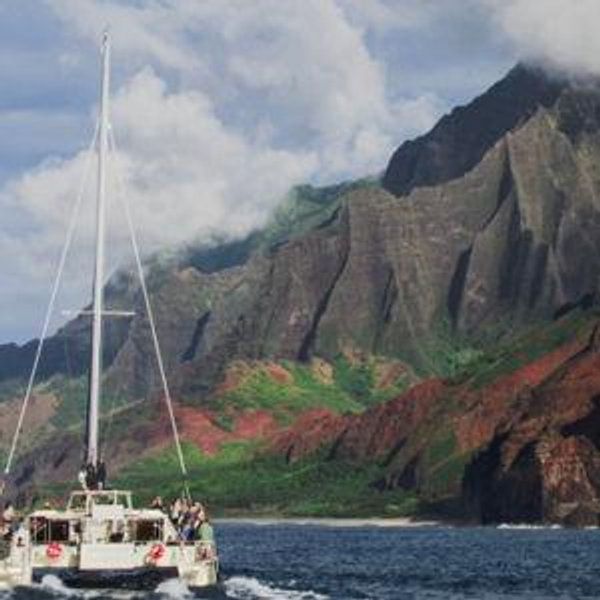 Catamaran Tour of the Nā Pali Coast