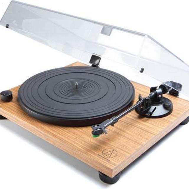 Audio-Technica LPW40WN Record Player