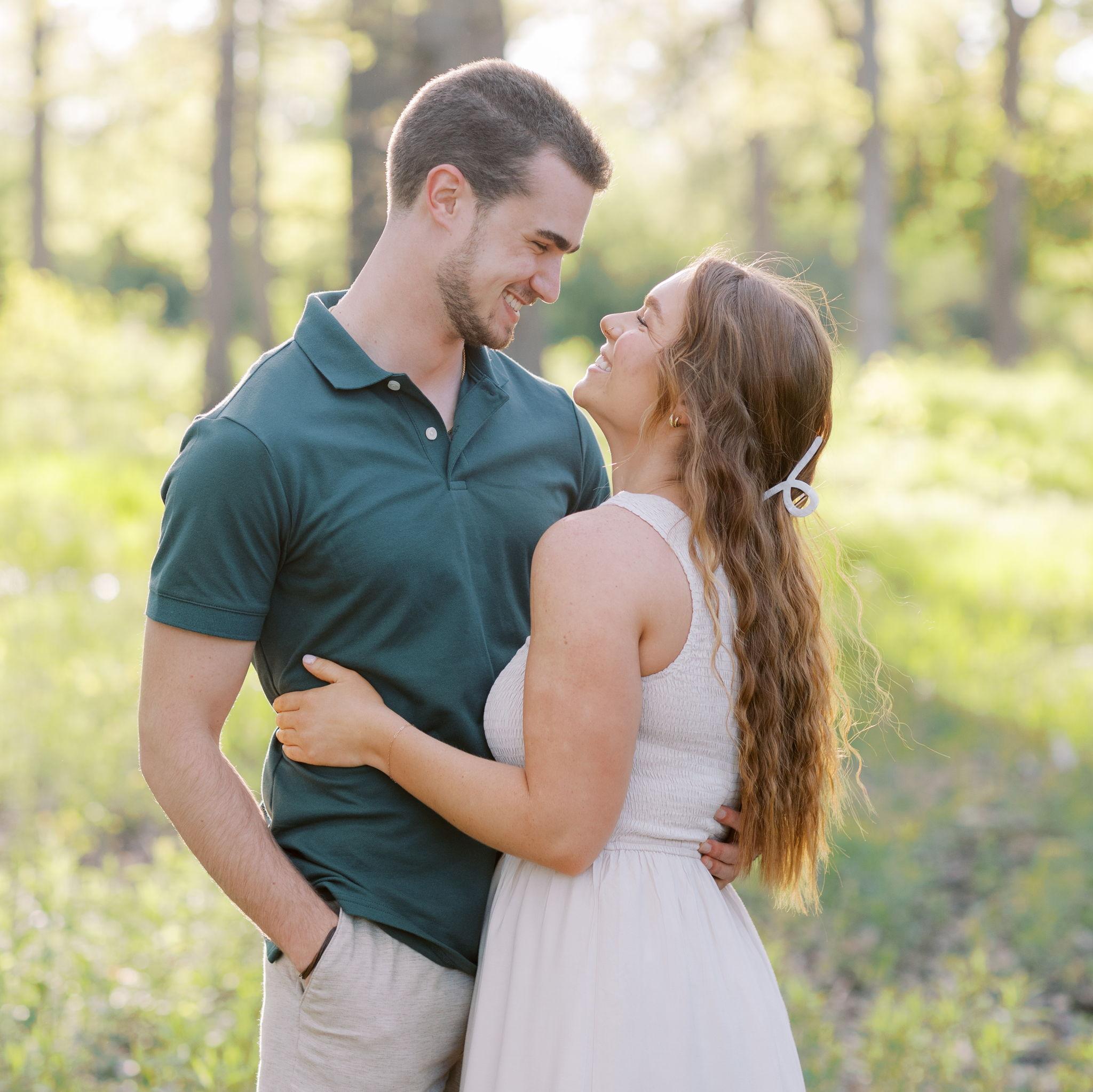 El's family invited Jack to join in on their family photoshoot just 3 months after they started dating. Turns out Jack & El weren't the only ones that knew right away that this was forever!