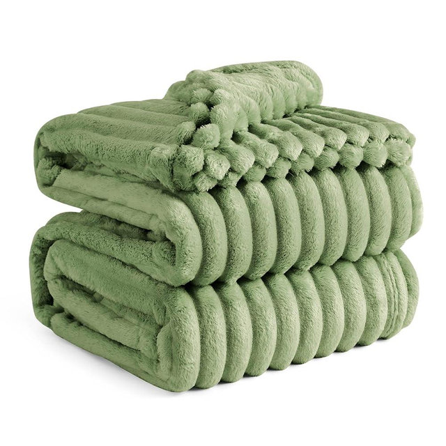 Bedsure Reseda Fleece King Blanket for Couch - Super Soft Cozy Blankets for Women, Cute Small Blanket for Girls, 108x90 Inches
