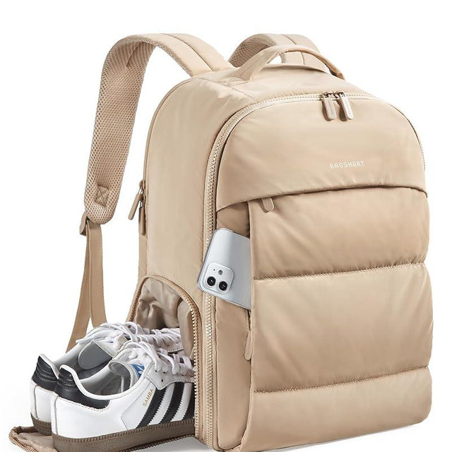 BAGSMART 30L Travel Backpack for Women, Carry on Backpack for Airplanes, Gym Backpack with Shoe Compartment, Lightweight Travel Bag Fits 15.6 Inch, Water-Resistant, Desert