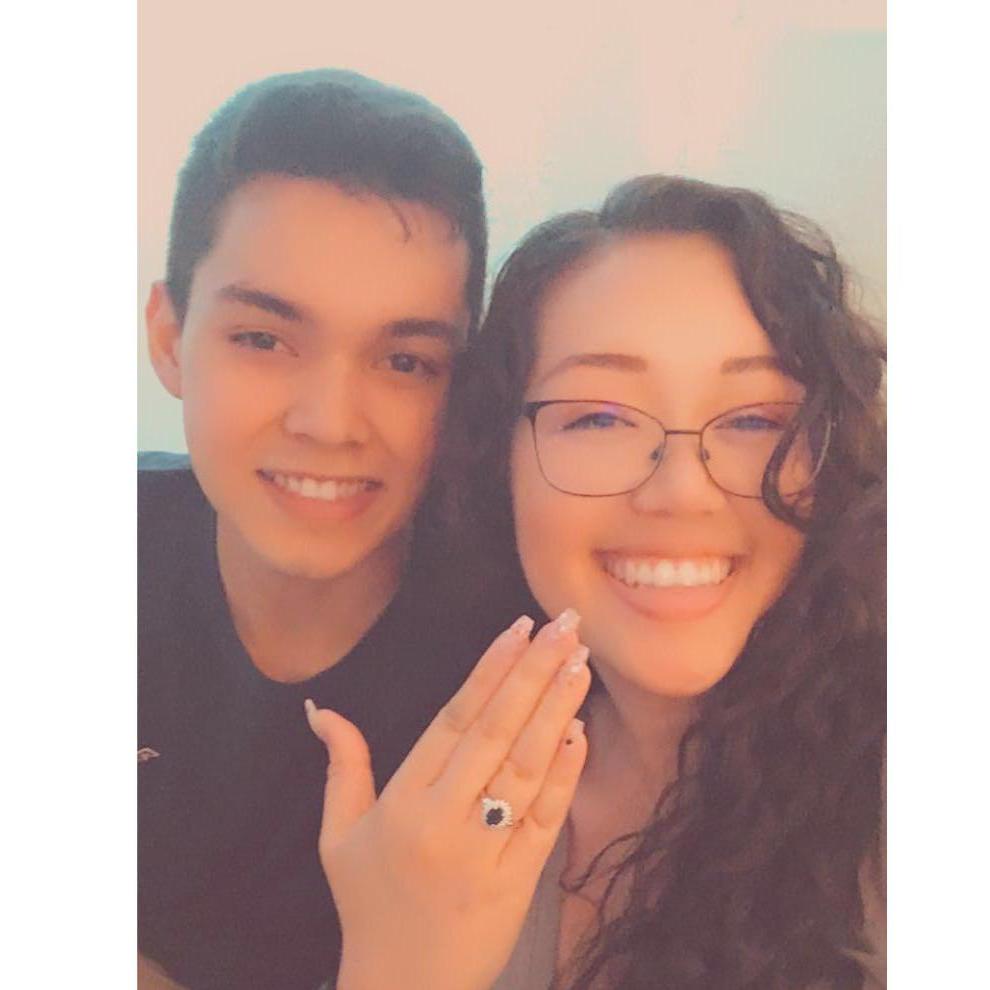The day Carlos proposed / El día que Carlos le pidió matrimonio